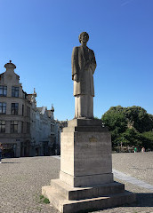 Standbeeld van Koningin Elisabeth