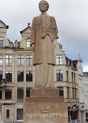 Standbeeld van Koningin Elisabeth
